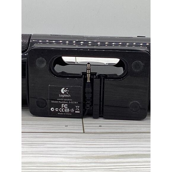 LOGITECH MM 32 Speaker Model S-0218A Ipod / Computers Portable System - Picture 6 of 6